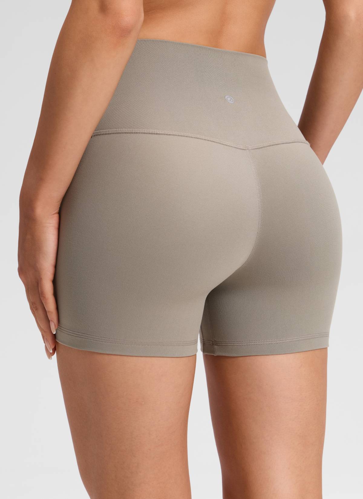 CRZ YOGA Mujer Butterluxe Shorts de Yoga Sin Costura Frontal de 4 pulg Gris Ceniza Cálido