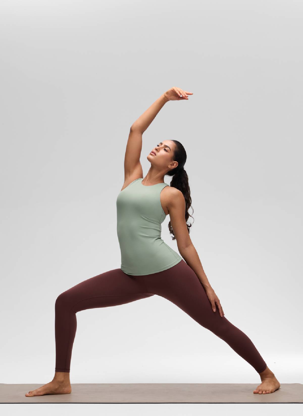 CRZ YOGA Mujer Tanque Butterluxe con Sujetador Incorporado y Cuello Alto Tribunal de Green Palm