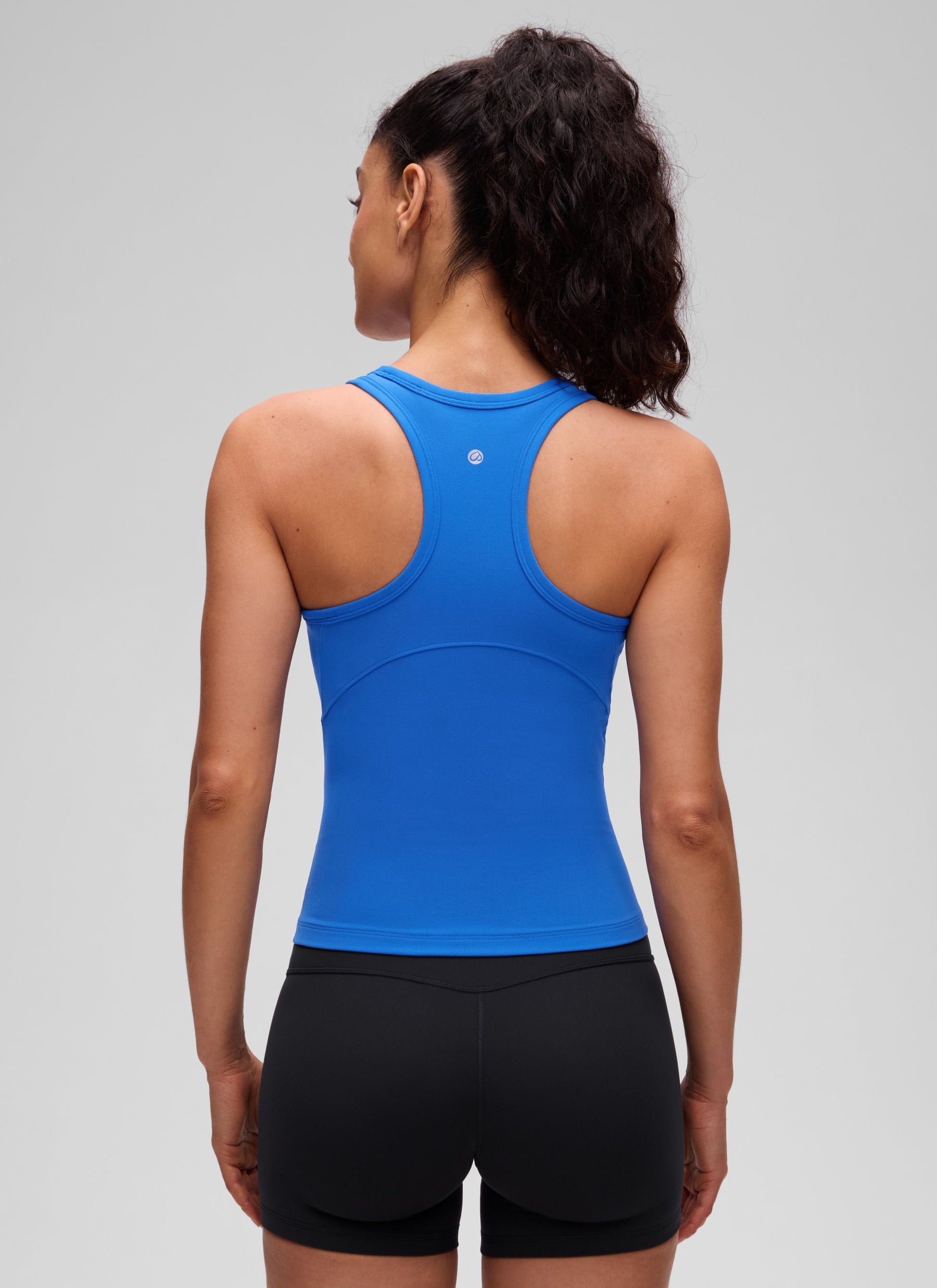 CRZ YOGA Blusas de yoga Corte ajustado Butterluxe Tank Cuello alto Azul Destello