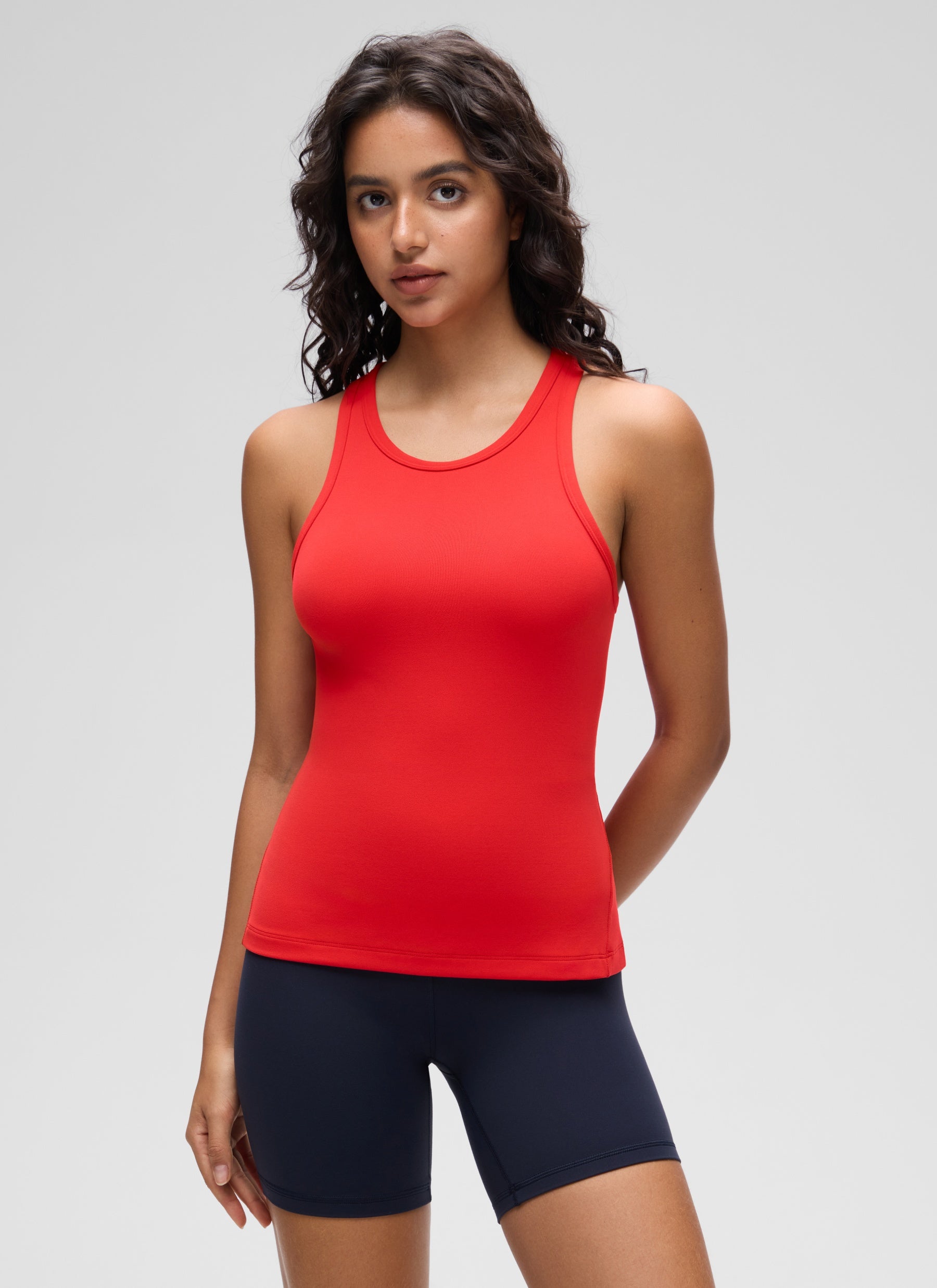 CRZ YOGA Blusas de yoga Corte ajustado Butterluxe Tank Cuello alto Rojo Profundo
