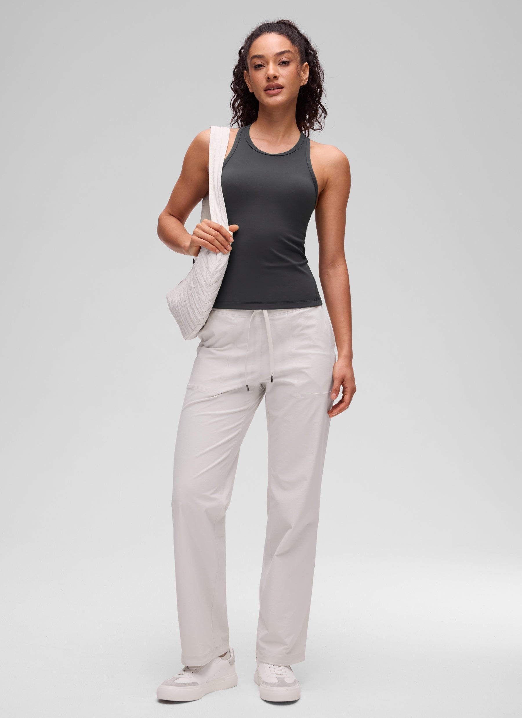 CRZ YOGA Blusas de yoga Corte ajustado Butterluxe Tank Cuello alto Gris misterioso