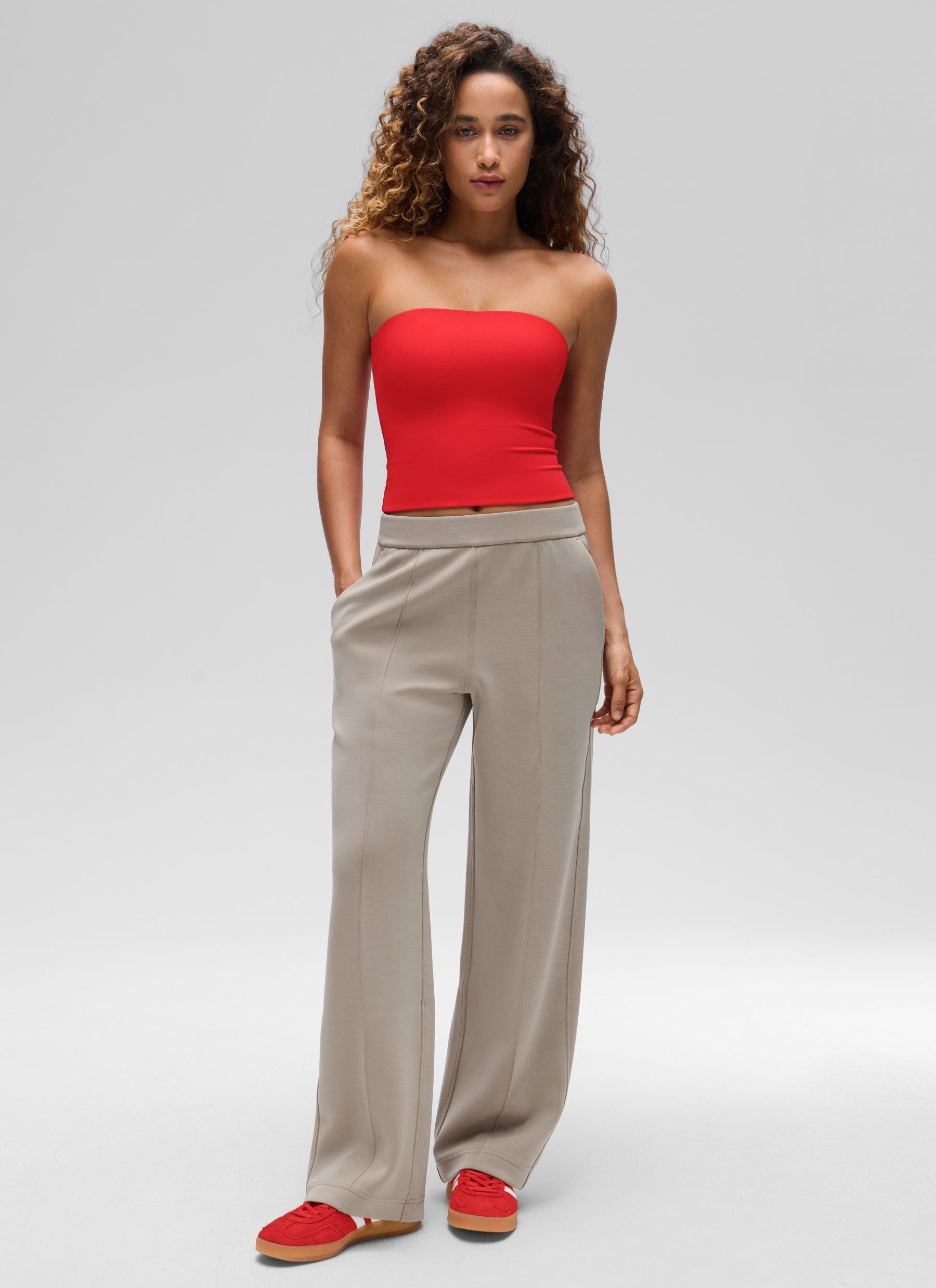 CRZ YOGA Butterluxe Camiseta de Corte Ajustado Sin Tirantes para Mujer Rojo Profundo