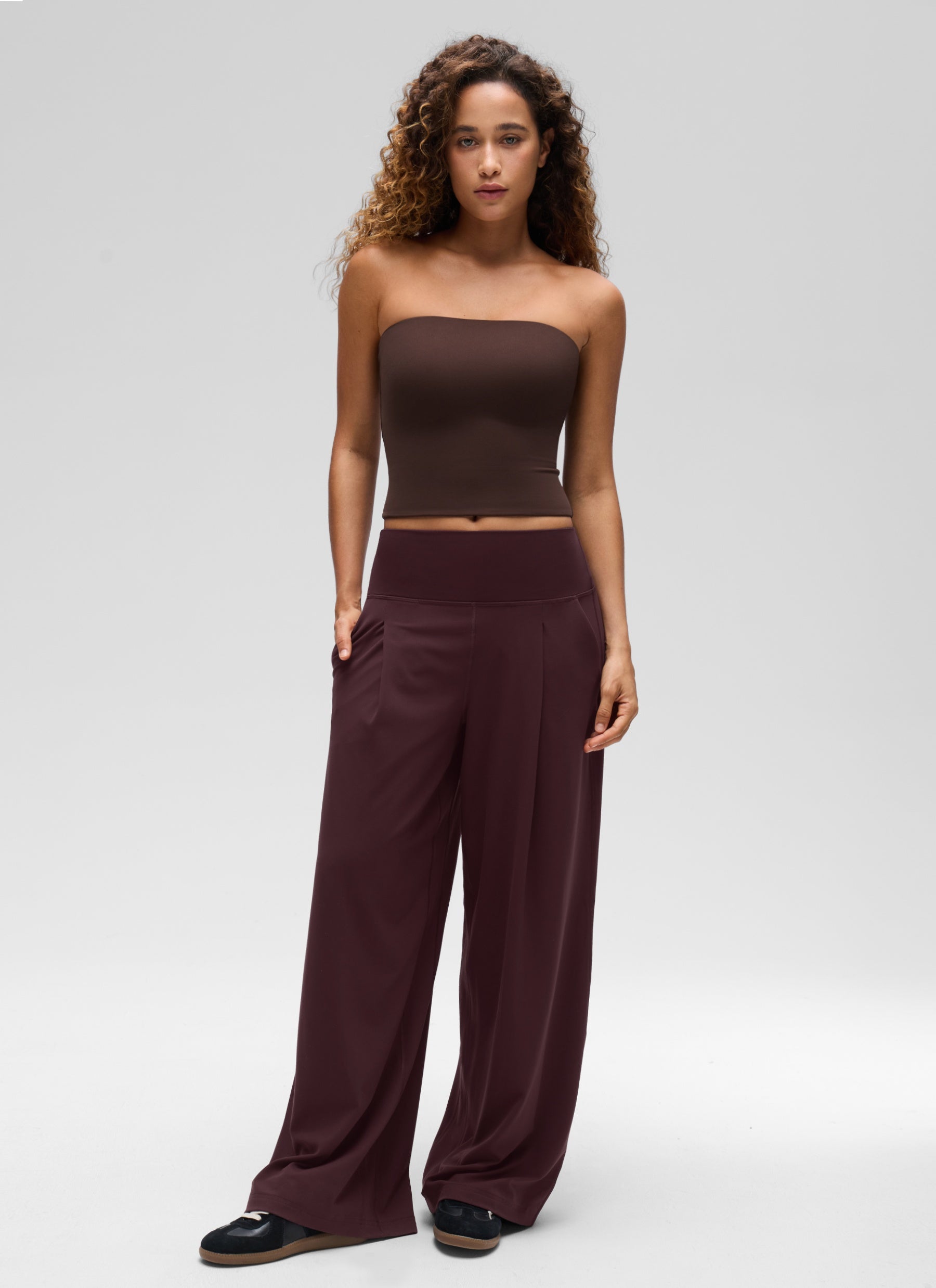 CRZ YOGA Butterluxe Camiseta de Corte Ajustado Sin Tirantes para Mujer Marrón Fudge Caliente