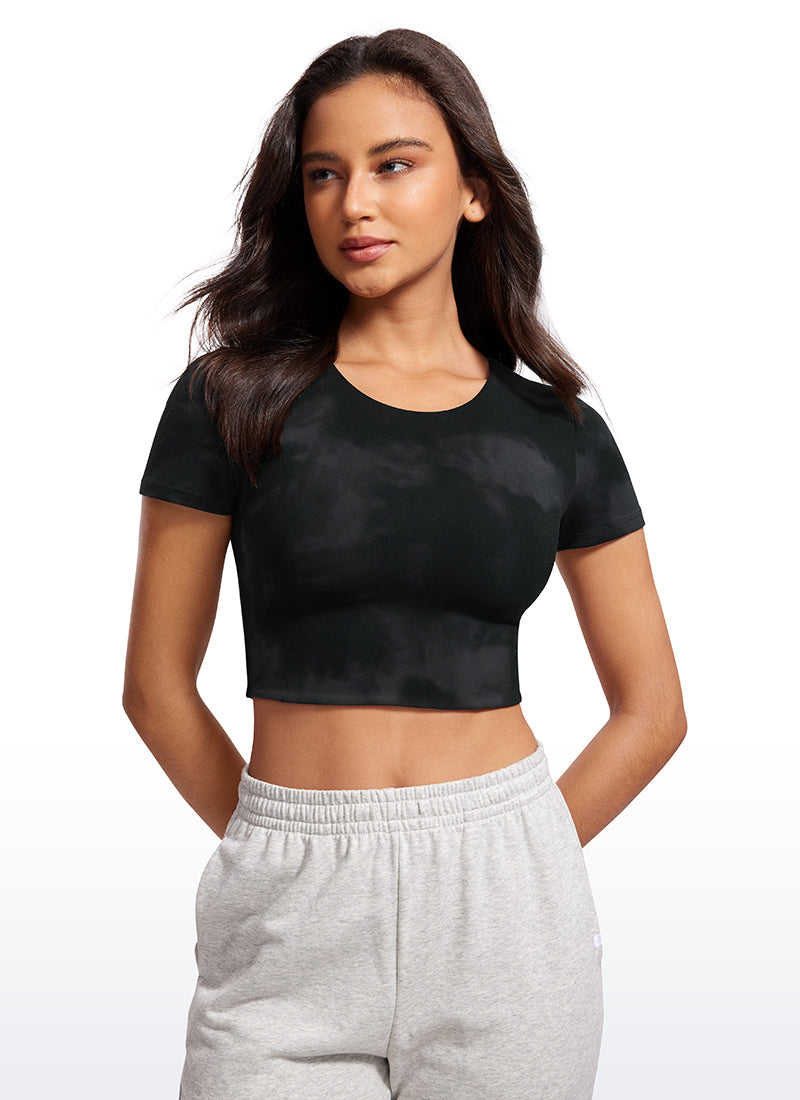 CRZ YOGA Butterluxe Camiseta Recortada de Mangas Corta para Mujer Flores De Tinte Negro