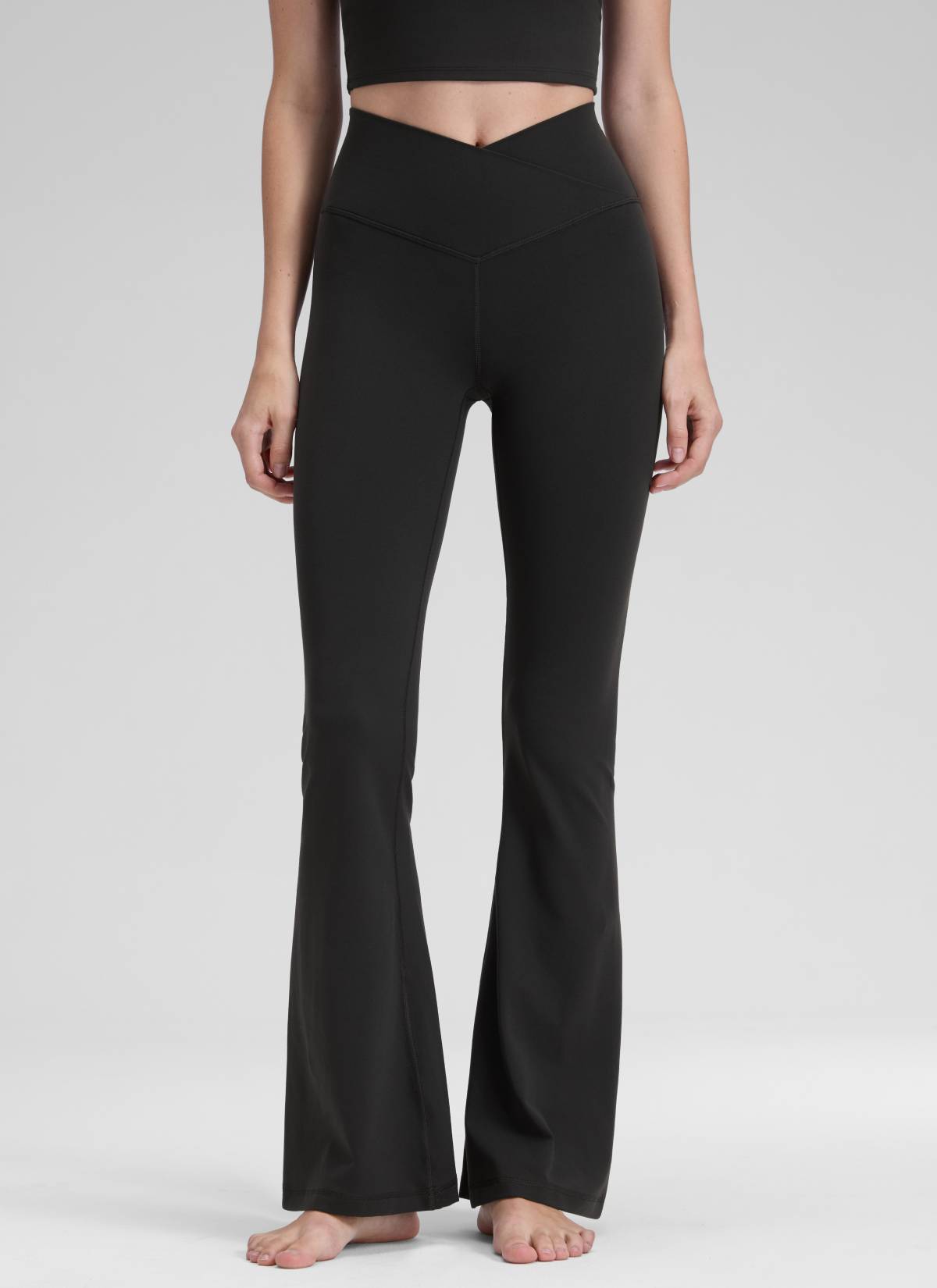 CRZ YOGA Butterluxe Leggings Acampanados con Escote en V para Mujer Negro