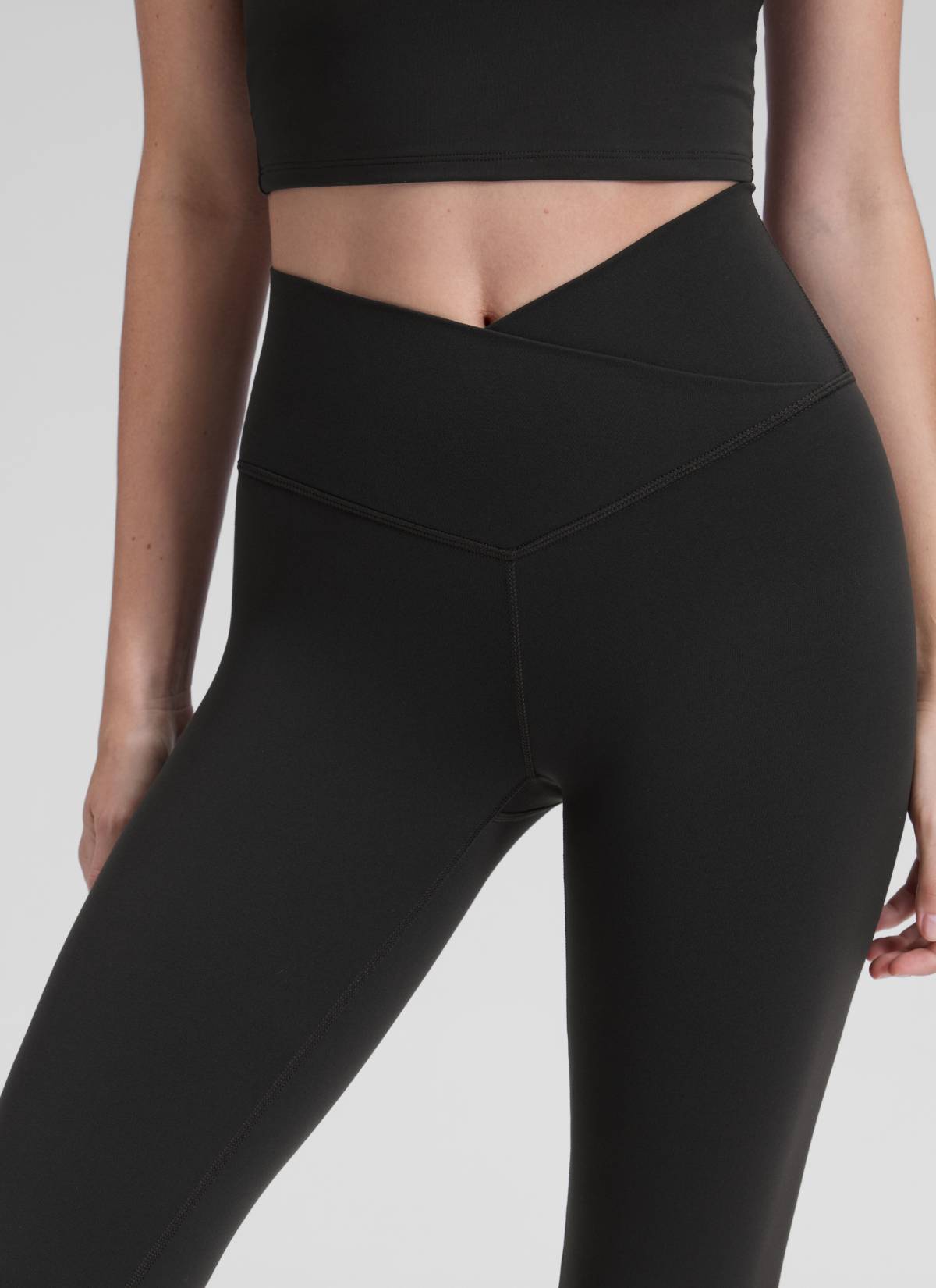 CRZ YOGA Butterluxe Leggings Acampanados con Escote en V para Mujer Negro