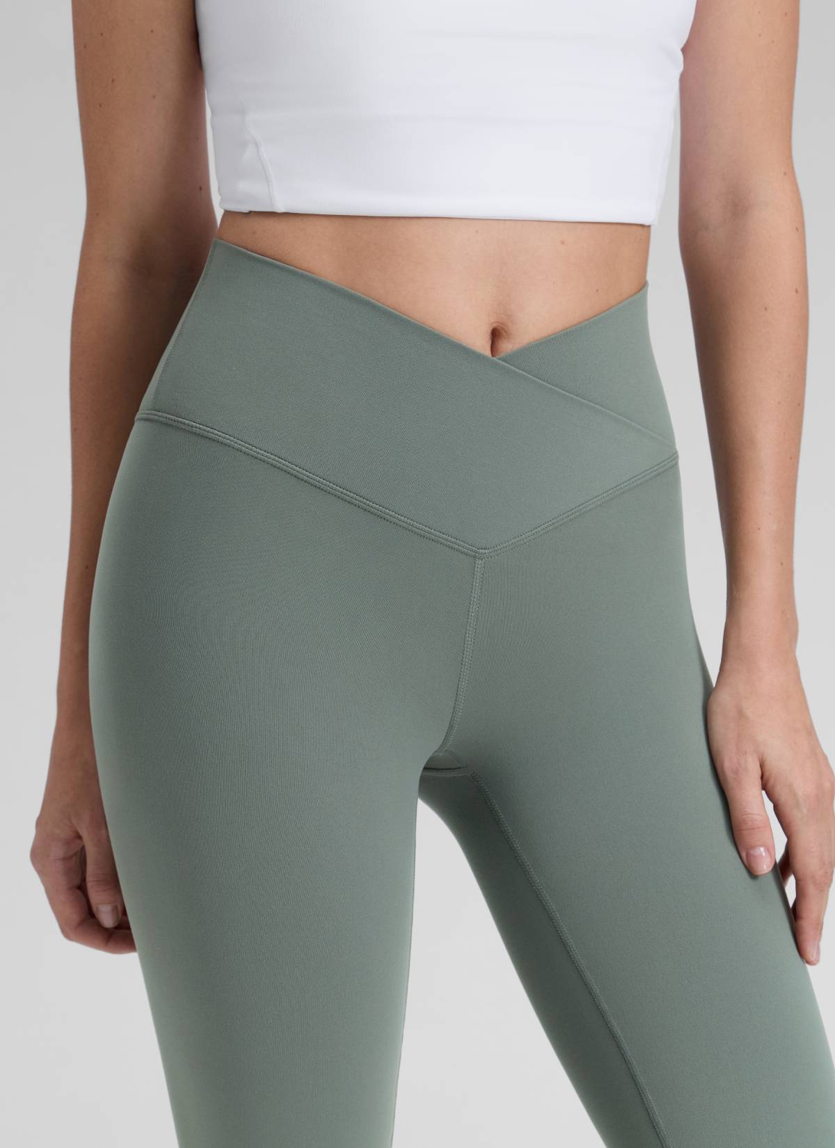 CRZ YOGA Butterluxe Leggings Acampanados con Escote en V para Mujer Salvia gris