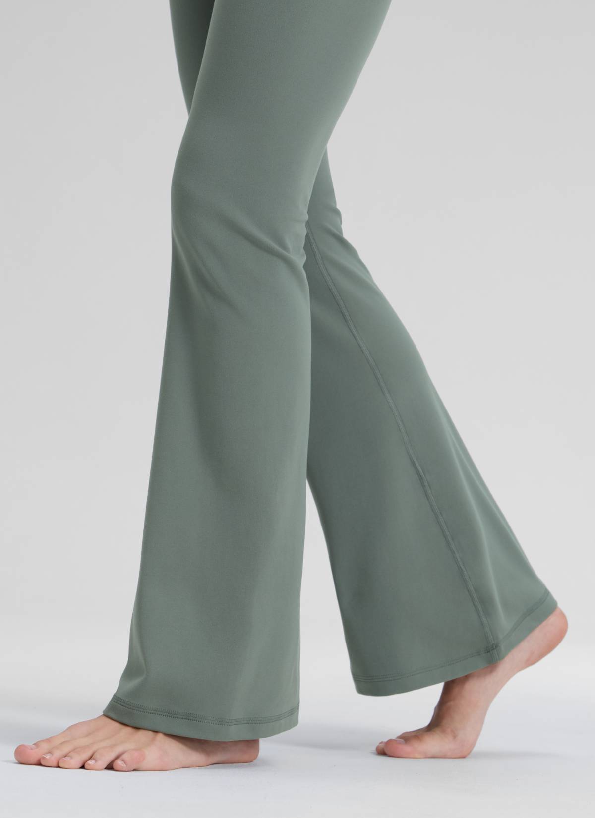 CRZ YOGA Butterluxe Leggings Acampanados con Escote en V para Mujer Salvia gris