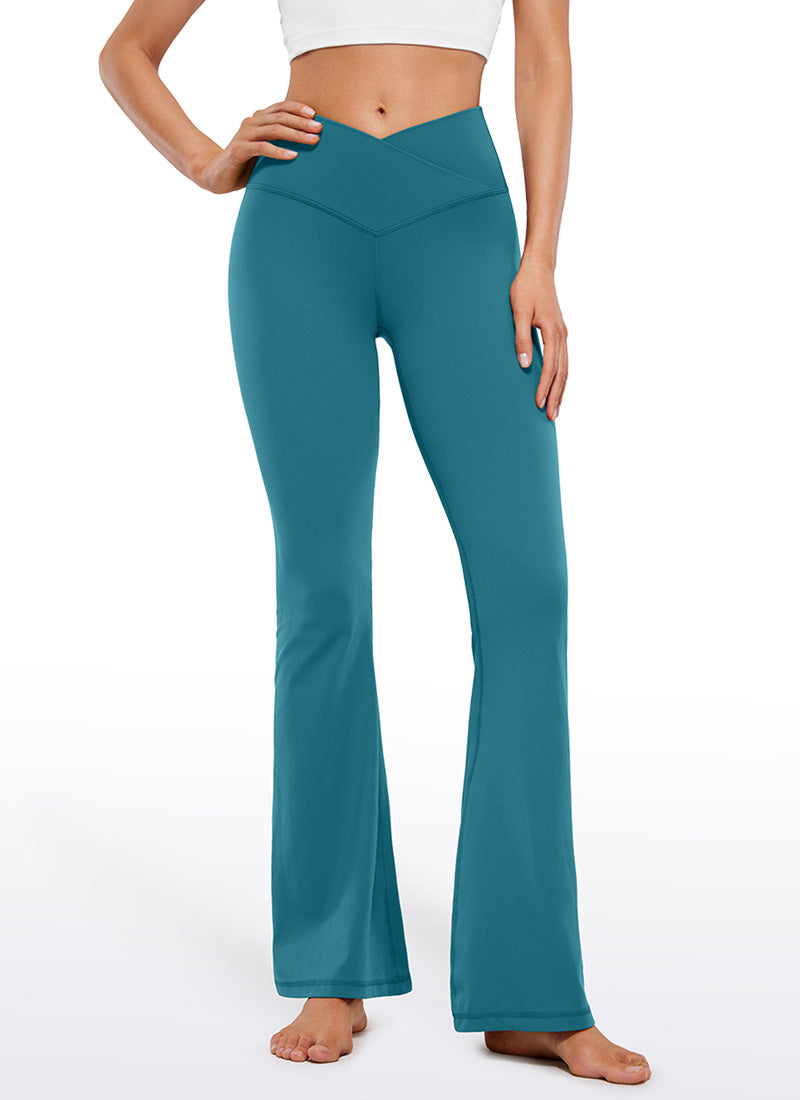 CRZ YOGA Butterluxe Leggings Acampanados con Escote en V para Mujer Verde Boreal
