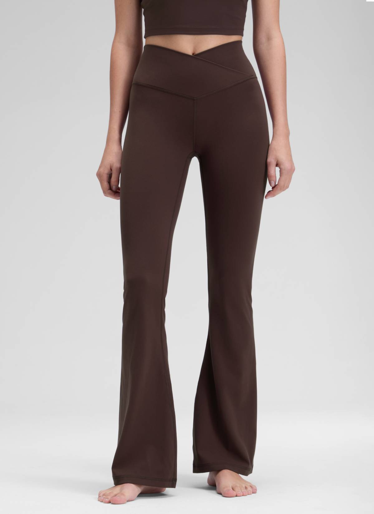 CRZ YOGA Butterluxe Leggings Acampanados con Escote en V para Mujer Marrón Fudge Caliente