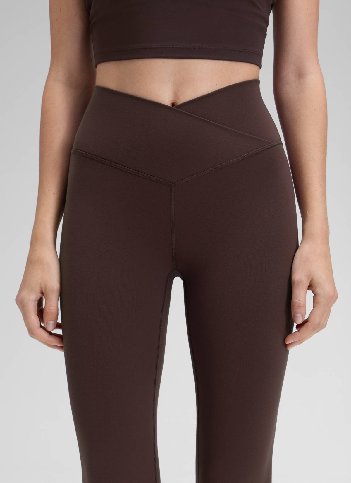 CRZ YOGA Butterluxe Leggings Acampanados con Escote en V para Mujer Marrón Fudge Caliente