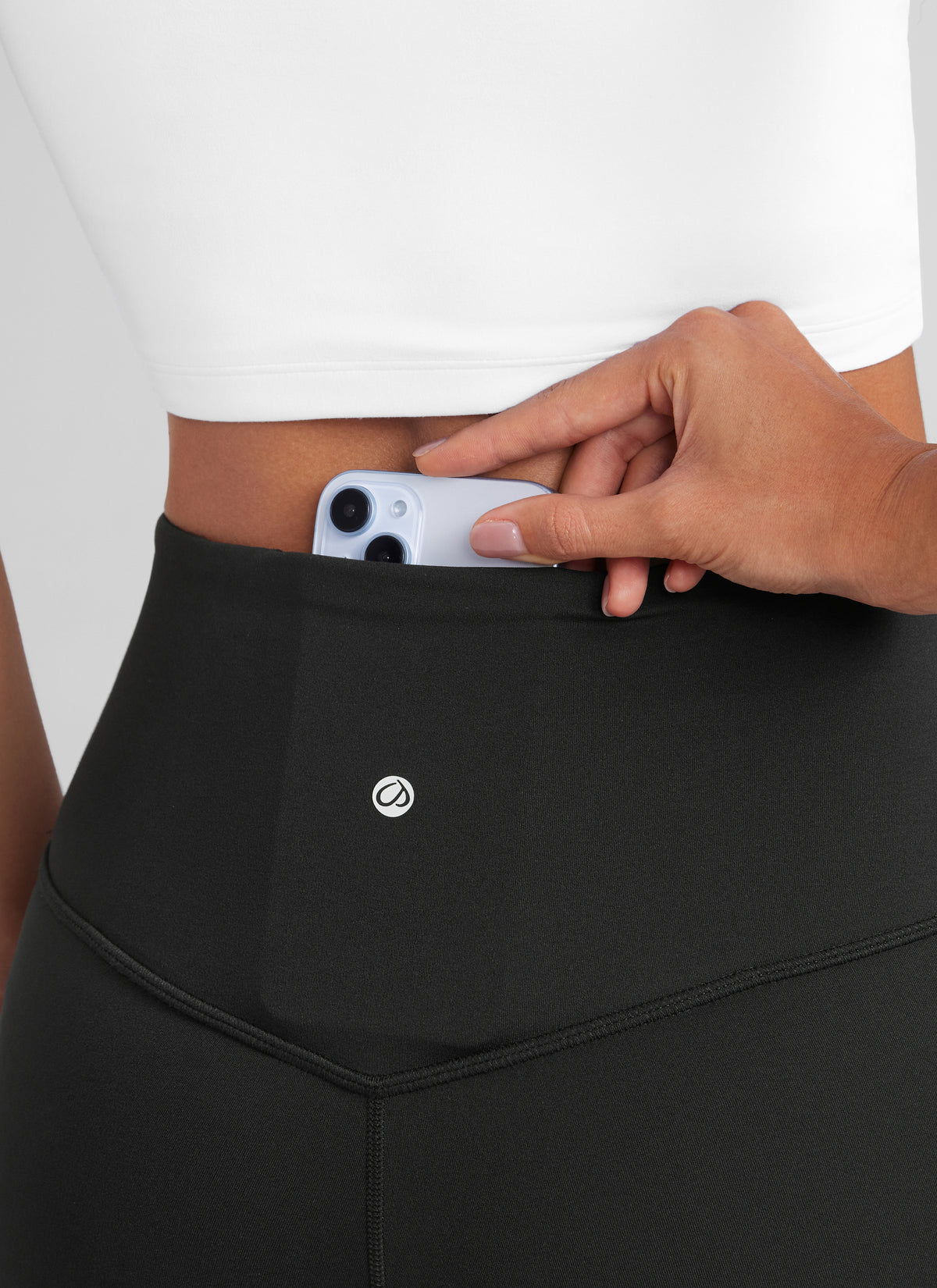 CRZ YOGA Leggings de Cintura Alta y Pierna Acampanada para Mujer Negro @model_info:Luciana