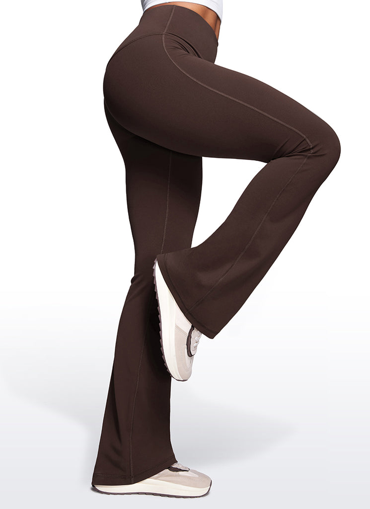 CRZ YOGA Butterluxe Leggings Acampanados con Bolsillos de 33.5 Pulgadas para Mujer Marrón Fudge Caliente
