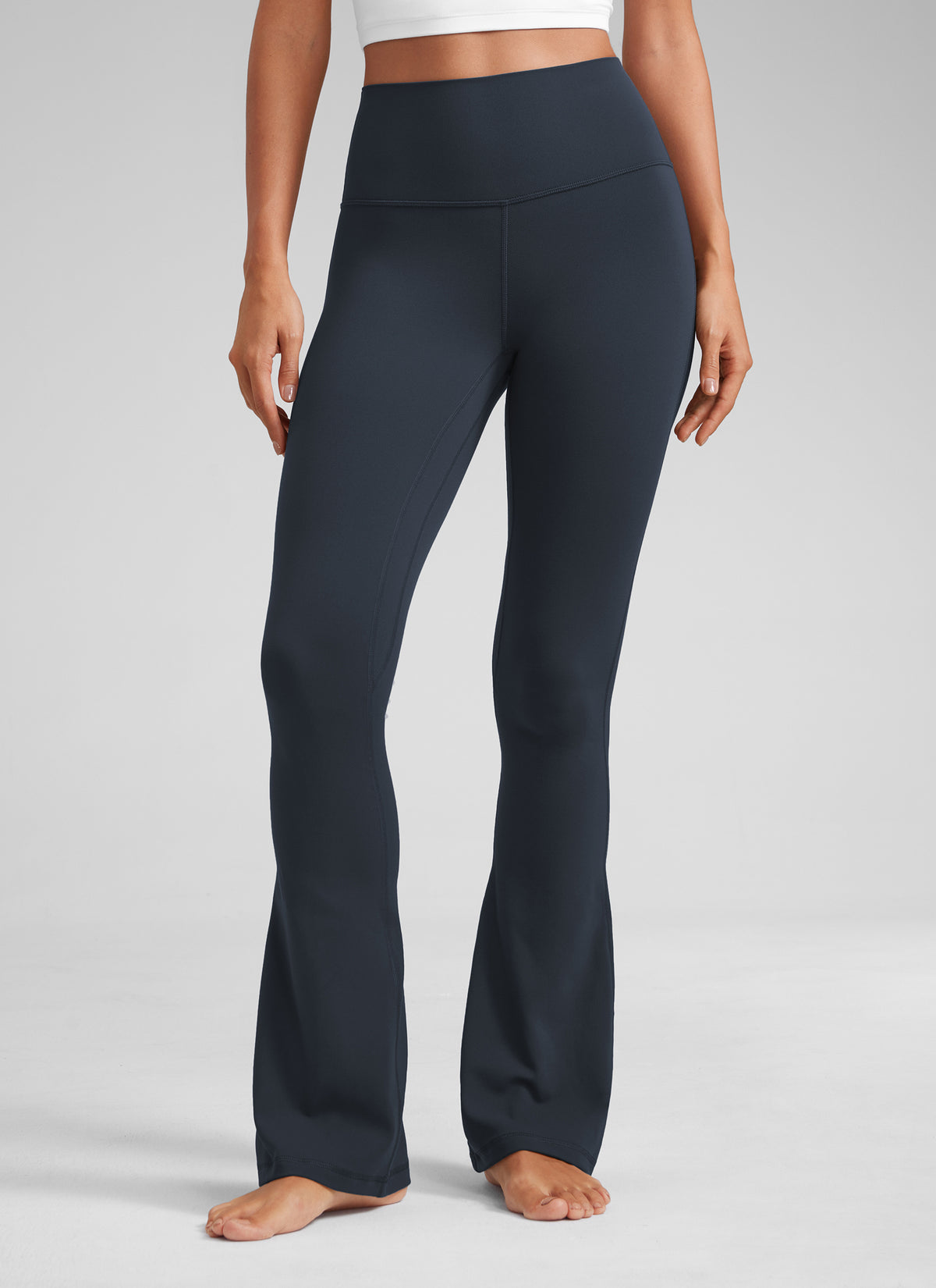 CRZ YOGA Leggings mini acampanados con bolsillos para mujer True Navy