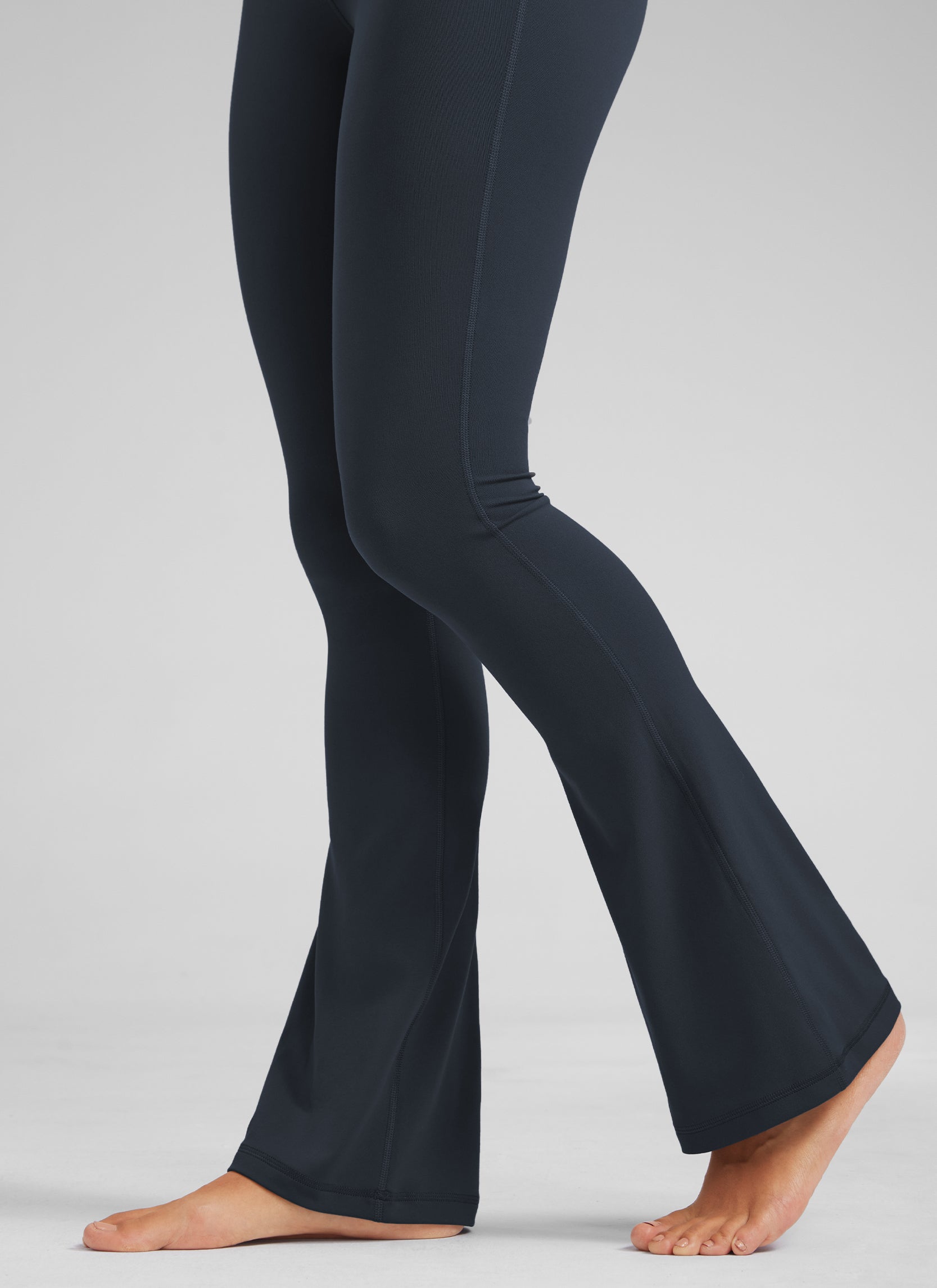 CRZ YOGA Leggings mini acampanados con bolsillos para mujer True Navy