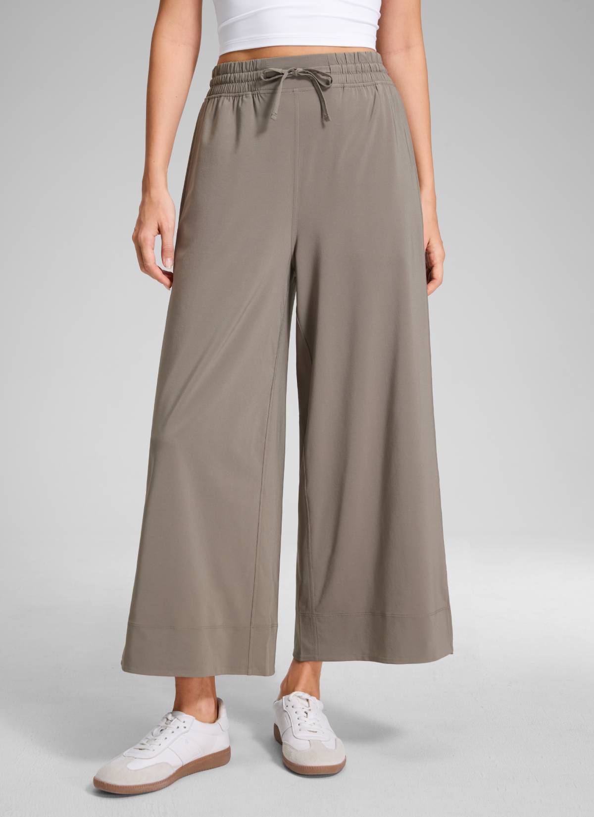 CRZ YOGA Feathery Fit Suave Pantalones de Pierna Ancha para Mujer Nomad Gris @model_info:Anna