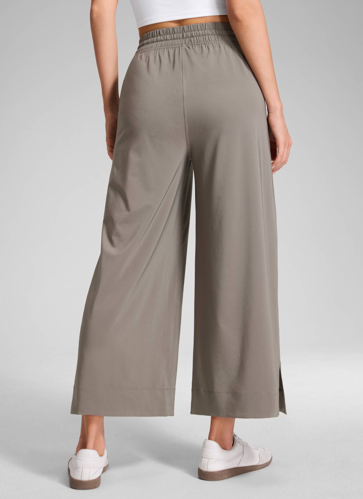 CRZ YOGA Feathery Fit Suave Pantalones de Pierna Ancha para Mujer Nomad Gris @model_info:Anna