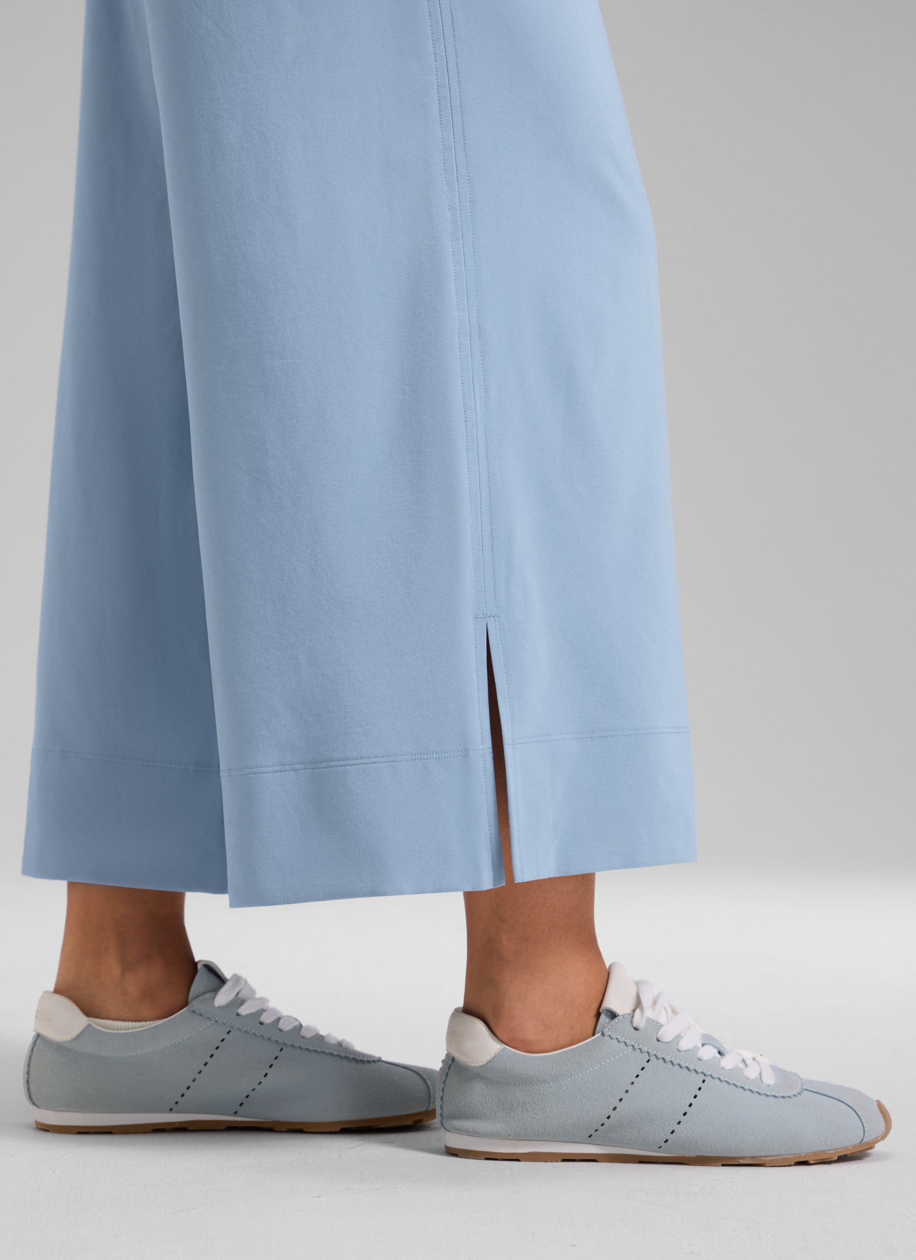 CRZ YOGA Feathery Fit Suave Pantalones de Pierna Ancha para Mujer El azul de la brisa @model_info:A