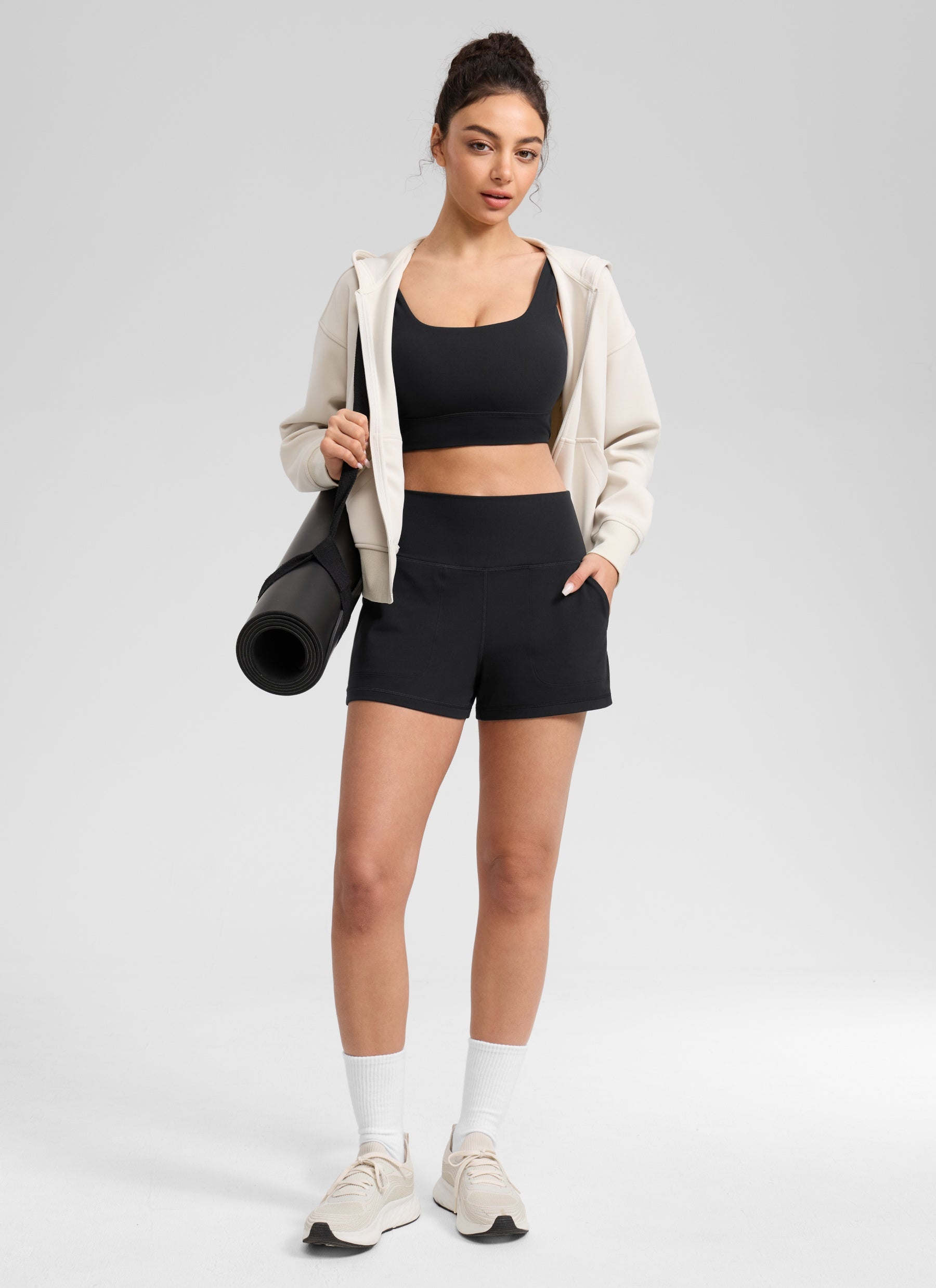 CRZ YOGA Pantalones Cortos Butterlift con Bolsillos para Mujer Negro