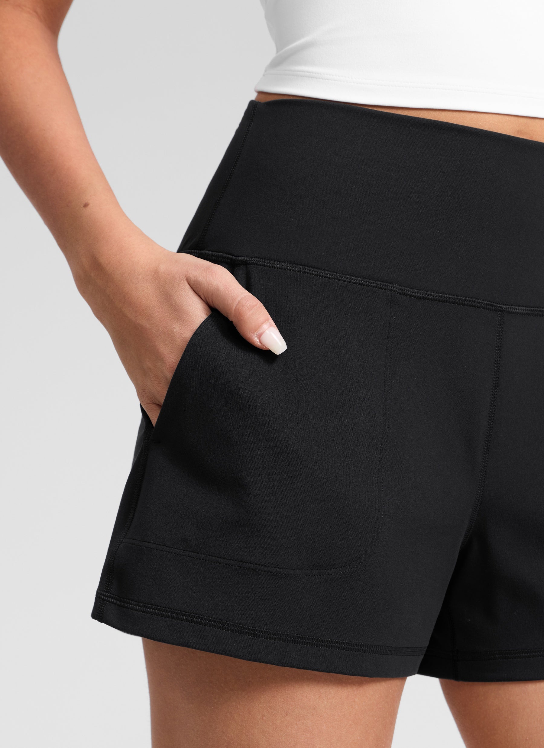 CRZ YOGA Pantalones Cortos Butterlift con Bolsillos para Mujer Negro