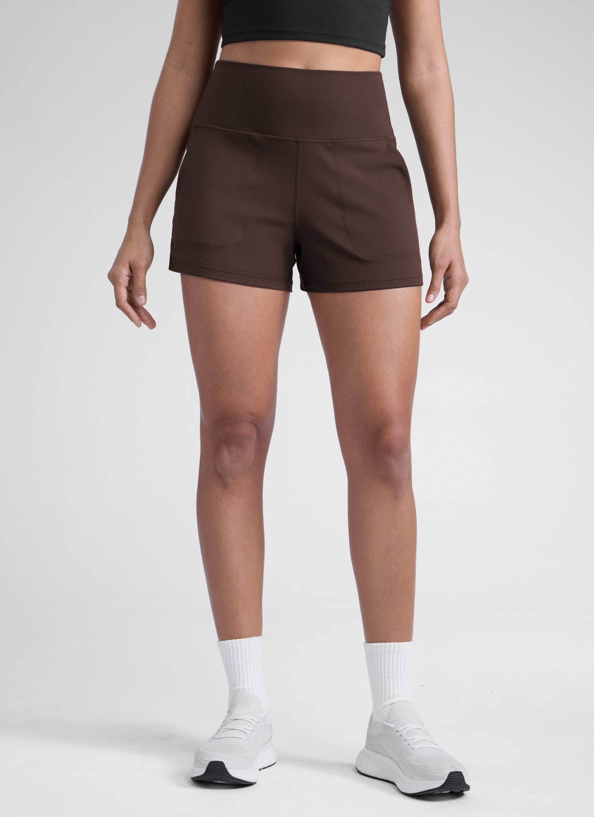 CRZ YOGA Pantalones Cortos Butterlift con Bolsillos para Mujer Marrón Fudge Caliente