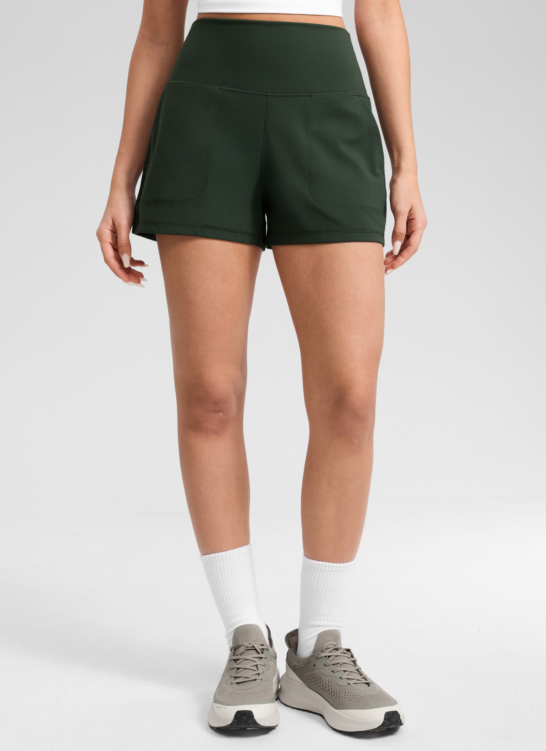 CRZ YOGA Pantalones Cortos Butterlift con Bolsillos para Mujer Leyenda Verde