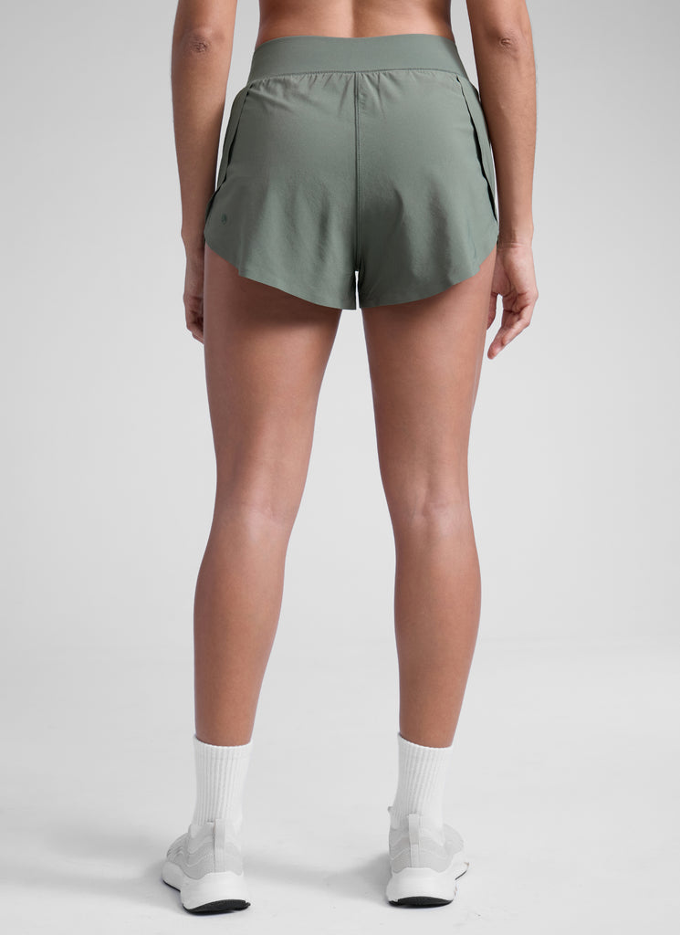 CRZ YOGA Feathery Fit Suave Shorts de Cintura Alta Forro Dolphin de 3 Pulgadas Salvia gris