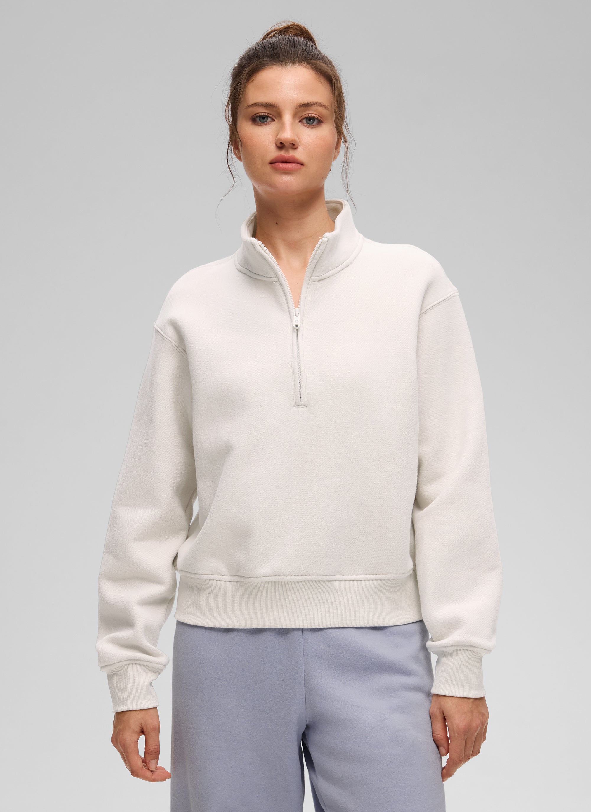 CRZ YOGA Sudadera Mujer Con Cremallera Media y Cuello Funnel Blanca Lechosa