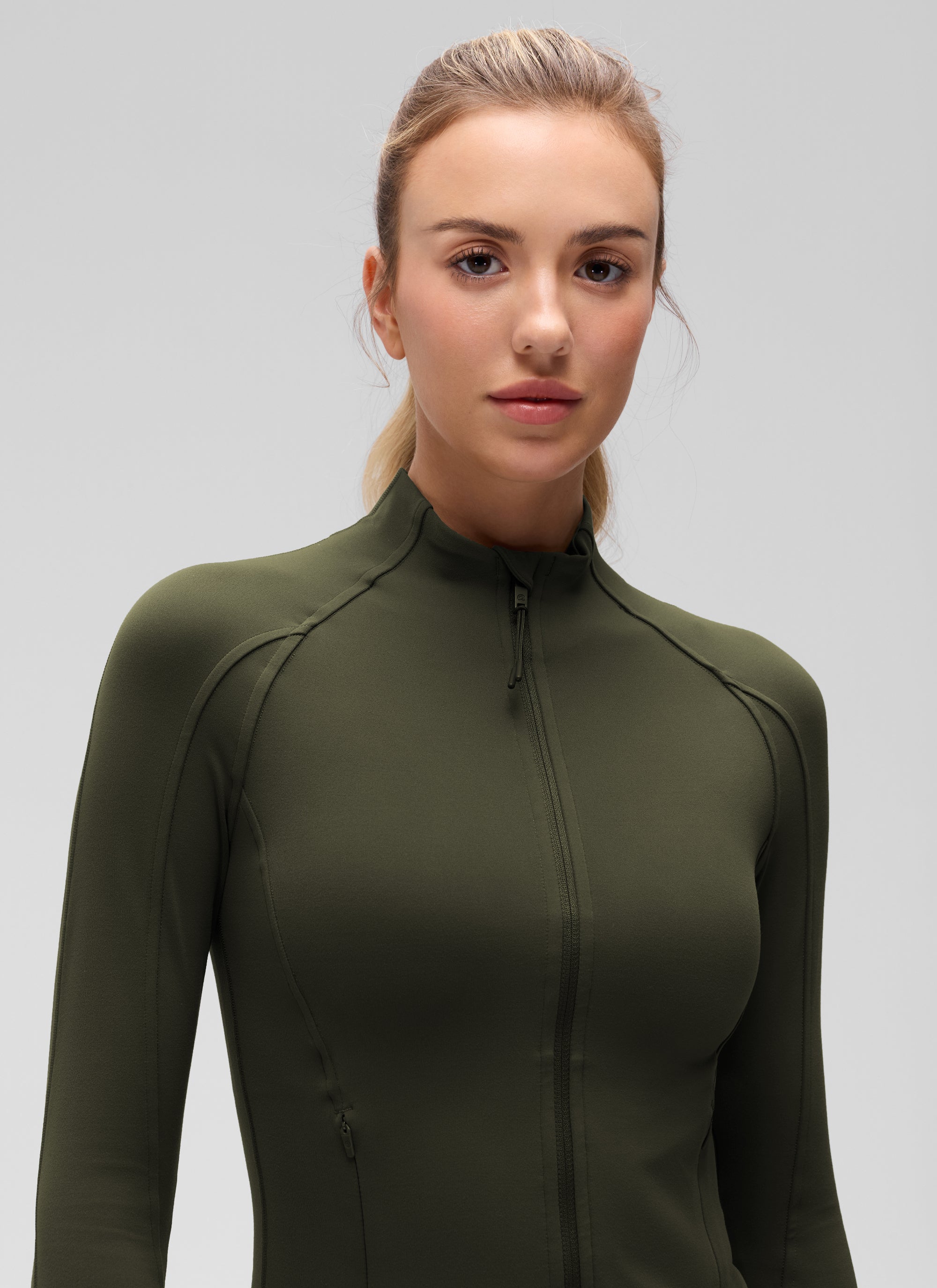 CRZ YOGA Butterluxe Chaqueta Corta con Bolsillos y Cremallera Completa Verde Oliva