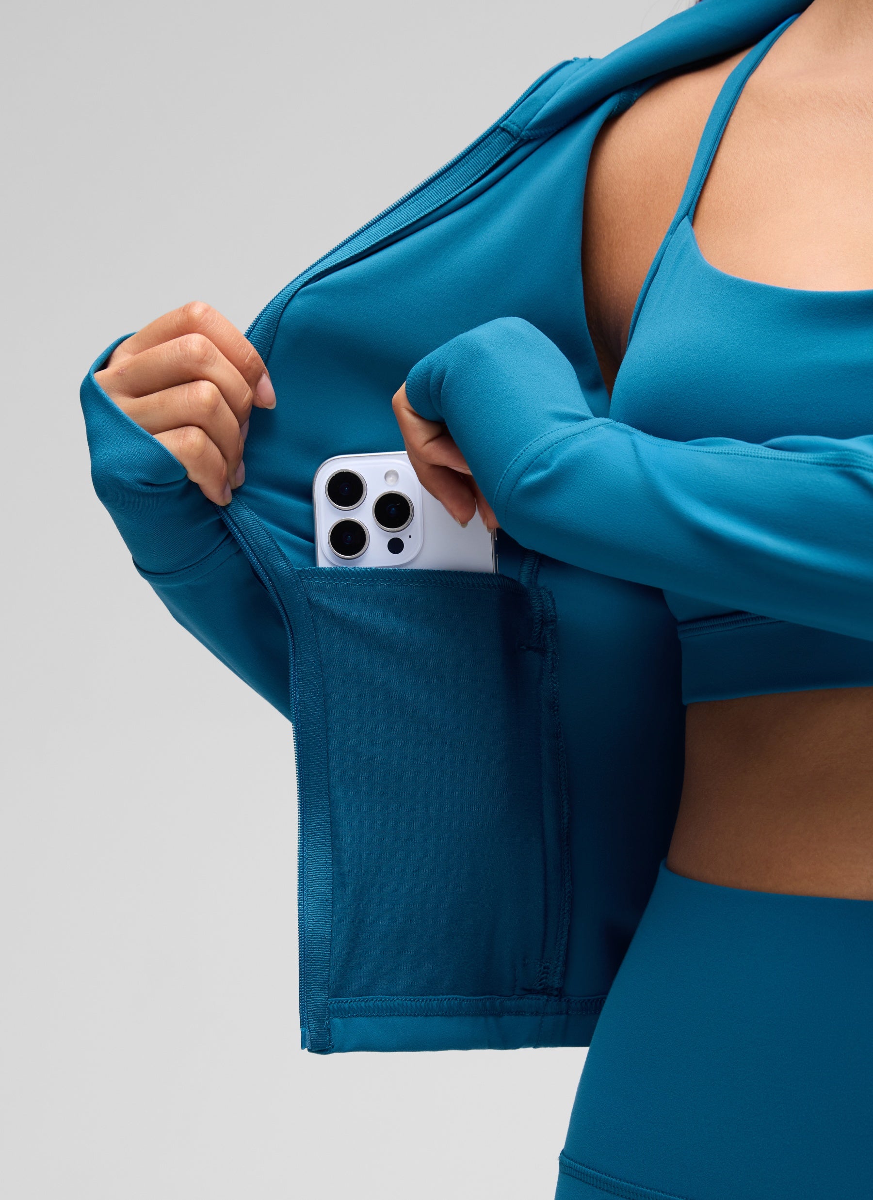 CRZ YOGA Butterluxe Chaqueta Corta con Bolsillos y Cremallera Completa Azul supersónico