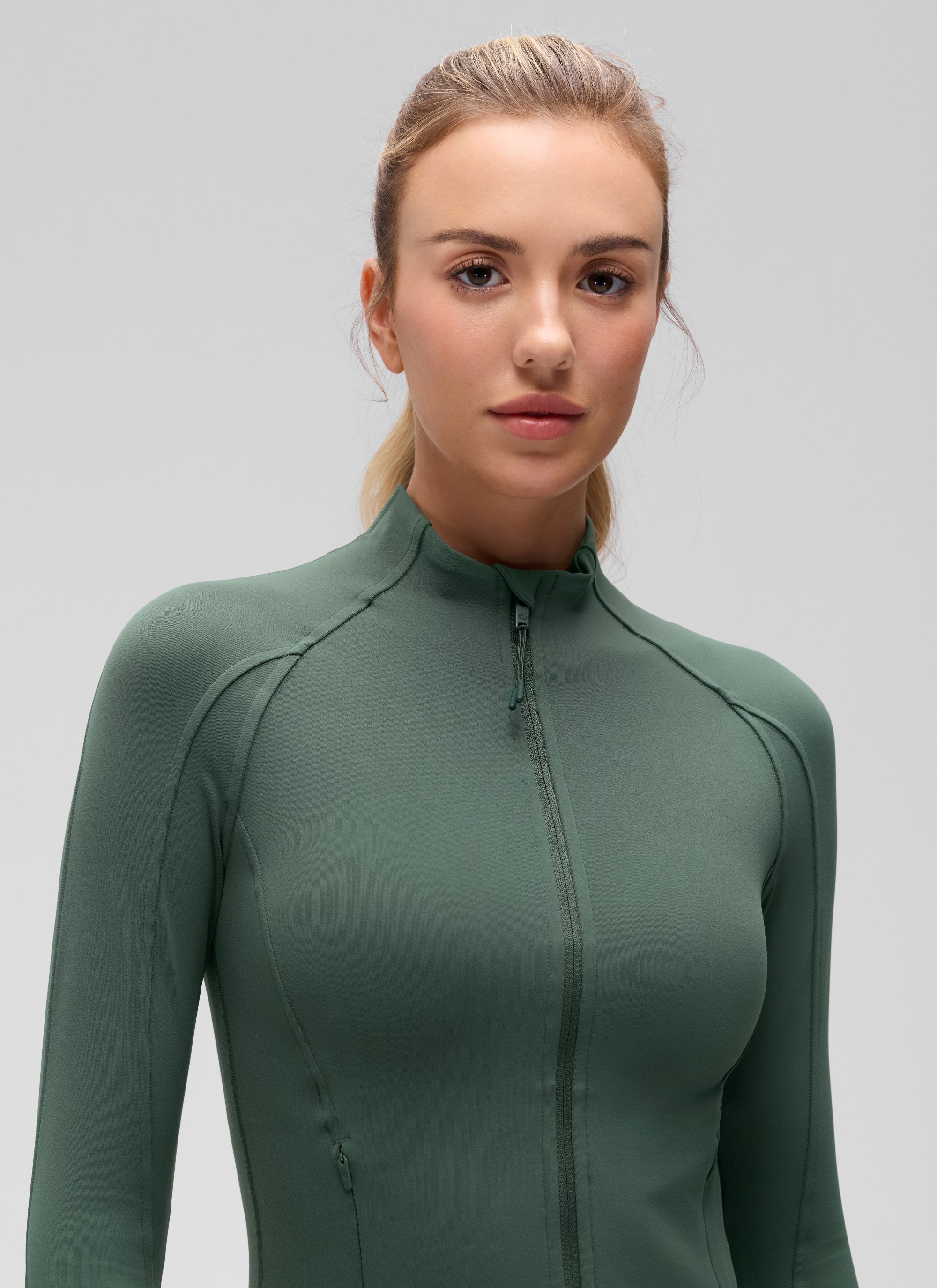 CRZ YOGA Butterluxe Chaqueta Corta con Bolsillos y Cremallera Completa Verde Bosque Oscuro