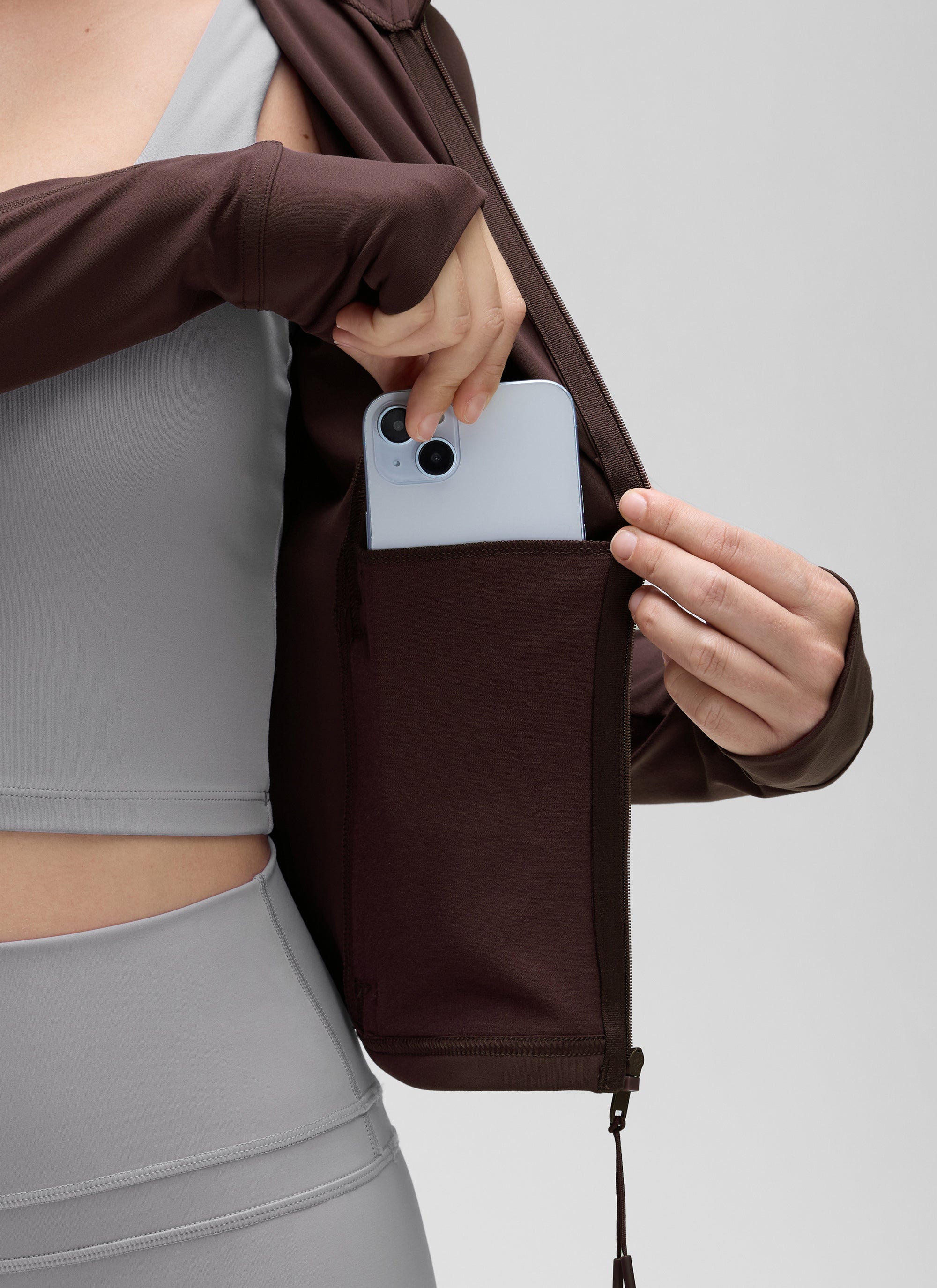 CRZ YOGA Butterluxe Chaqueta Corta con Bolsillos y Cremallera Completa Marrón Fudge Caliente