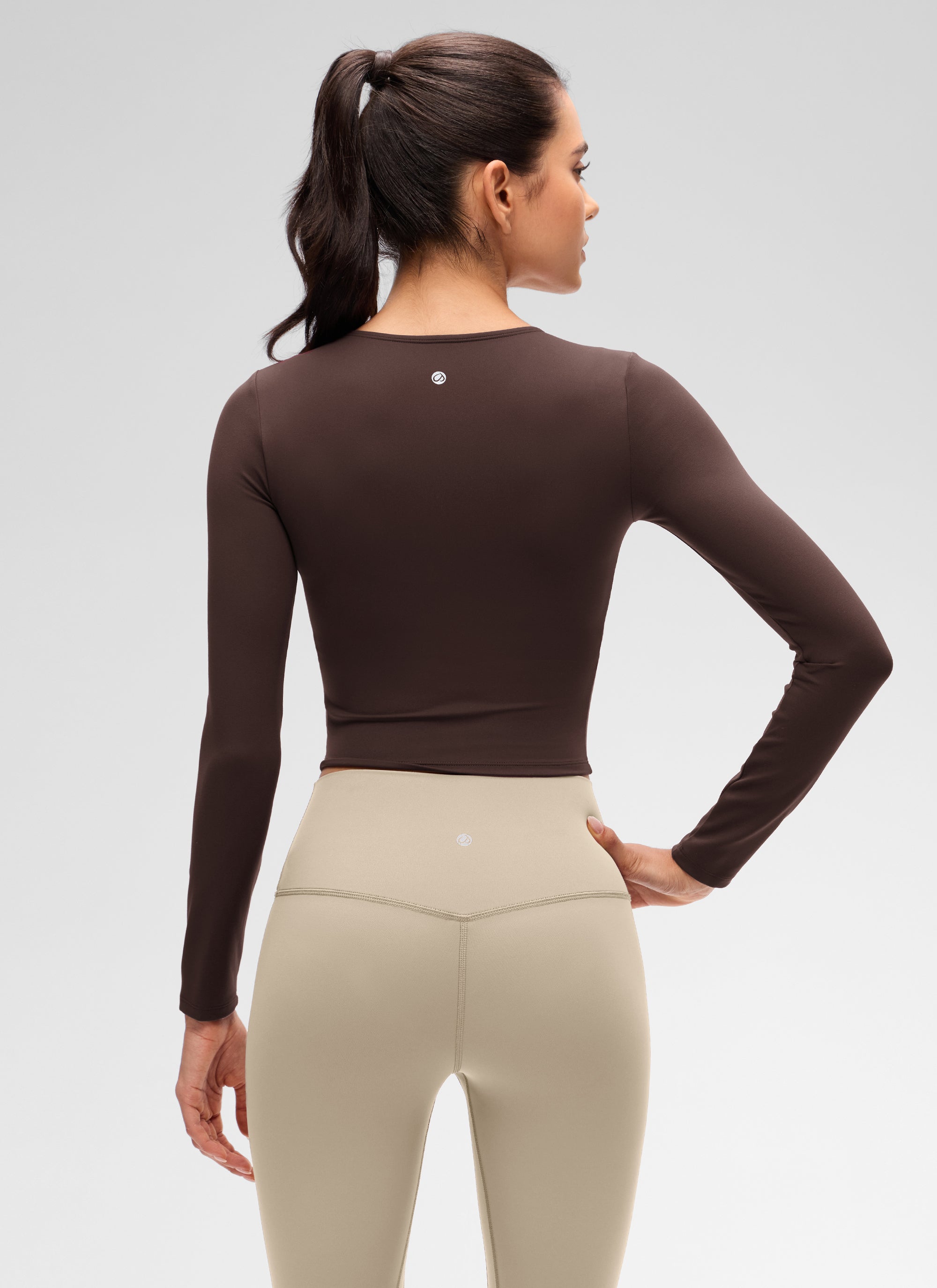 CRZ YOGA Mujer Camiseta Cropped de Manga Larga Slim Fit Butterluxe Marrón Fudge Caliente